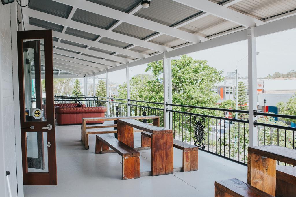 คูลังกัตตา แซนด์ โฮเต็ล Hostel Coolangatta ภายนอก รูปภาพ