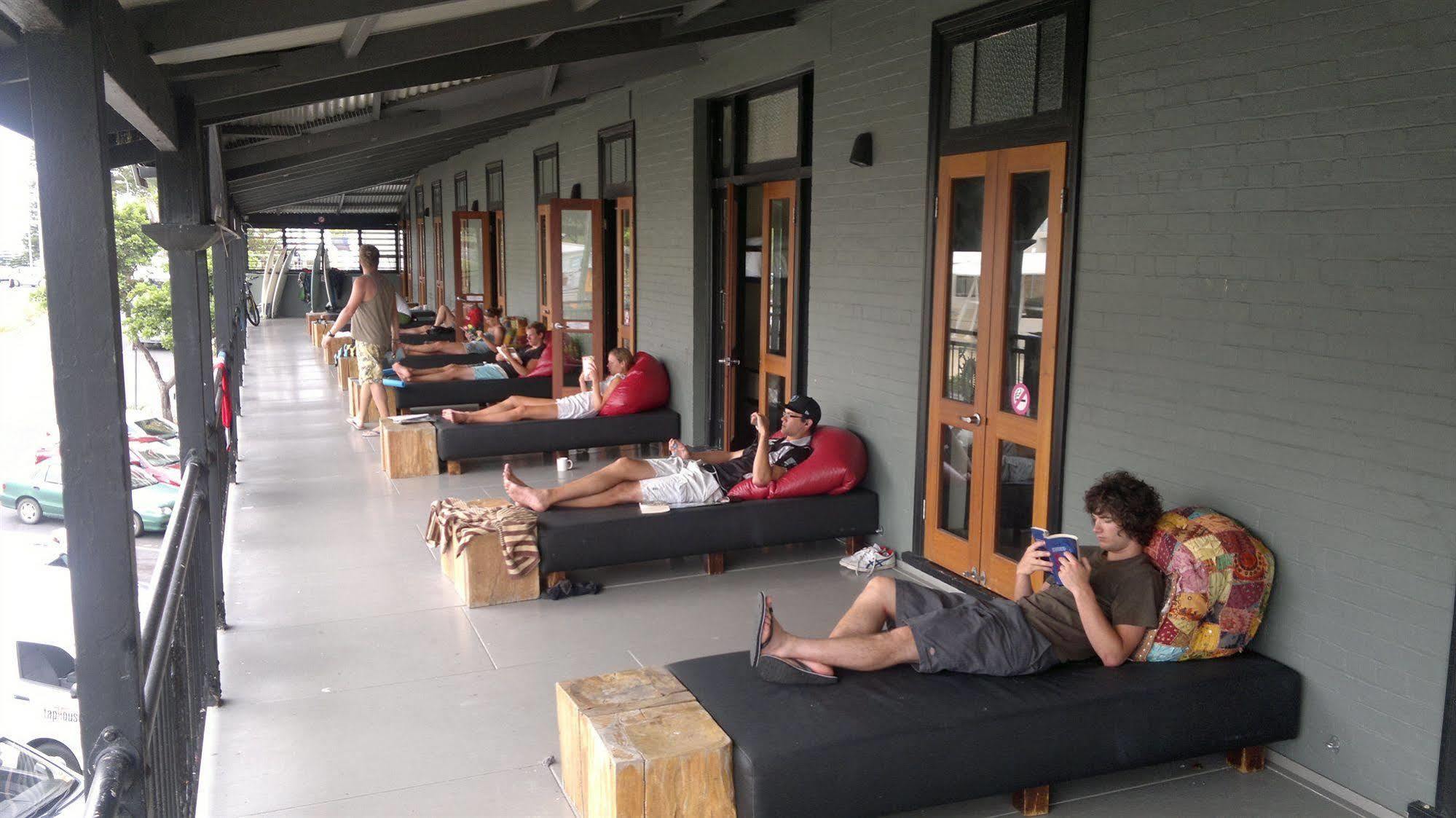 คูลังกัตตา แซนด์ โฮเต็ล Hostel Coolangatta ภายนอก รูปภาพ