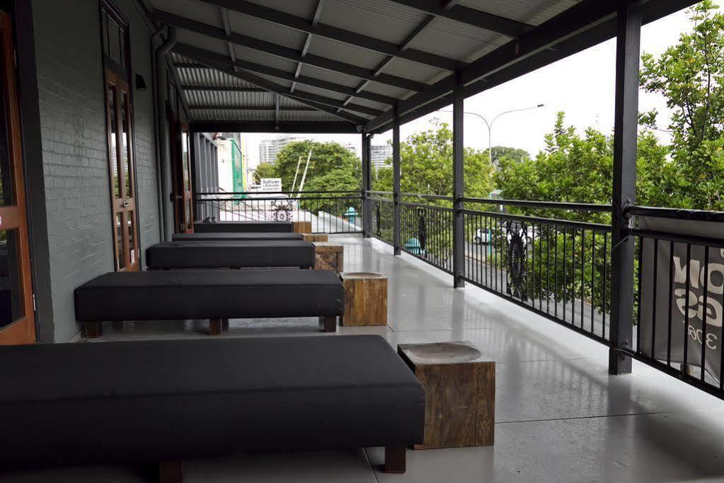 คูลังกัตตา แซนด์ โฮเต็ล Hostel Coolangatta ภายนอก รูปภาพ